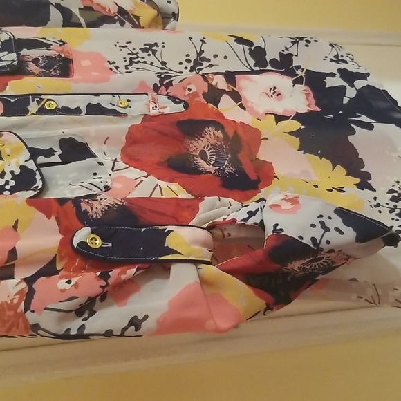 Women a.n.a Flower Pattern Half Sleeve Blouse - Petite Small - Picture 2 of 5